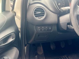 Fiat Punto 2015-thumb-14