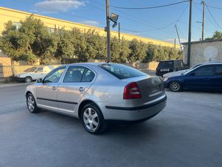 Skoda Octavia 2007 1.6 FSI ELEGANCE-thumb-3