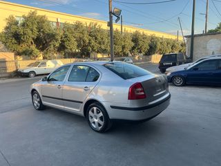 Skoda Octavia 2007 1.6 FSI ELEGANCE-thumb-5