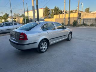 Skoda Octavia 2007 1.6 FSI ELEGANCE-thumb-7