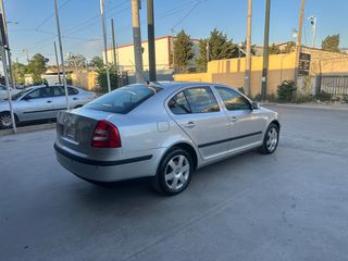 Skoda Octavia 2007 1.6 FSI ELEGANCE-thumb-8