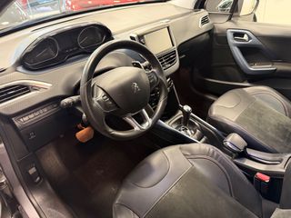 Peugeot 2008 2015 1.2 PURETECH CROSSWAY automatic-thumb-6
