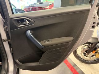 Peugeot 2008 2015 1.2 PURETECH CROSSWAY automatic-thumb-11