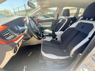 Volkswagen Polo 2018-thumb-9