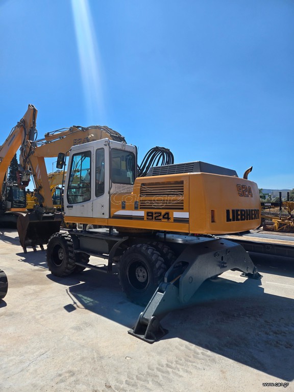 Εκσκαφέας Με Λάστιχα Liebherr 2004 924 Β