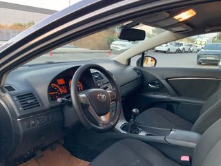 Toyota Avensis 2009-thumb-5