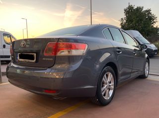 Toyota Avensis 2009-thumb-3