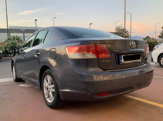 Toyota Avensis 2009-thumb-4
