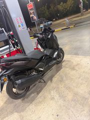 Yamaha XMAX 300 Tech Max 2025-thumb-1