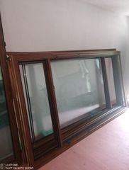 Πόρτες pvc  - πλαίσια pvc με διπλά τζάμια .