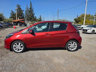 Toyota Yaris 2013 1.5 HYBRID-thumb-3