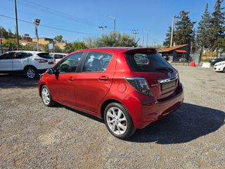 Toyota Yaris 2013 1.5 HYBRID-thumb-4