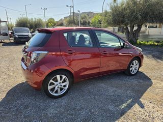 Toyota Yaris 2013 1.5 HYBRID-thumb-6
