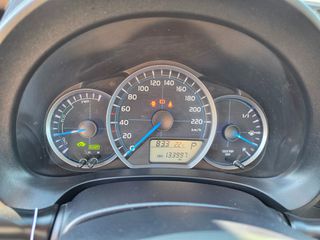 Toyota Yaris 2013 1.5 HYBRID-thumb-10