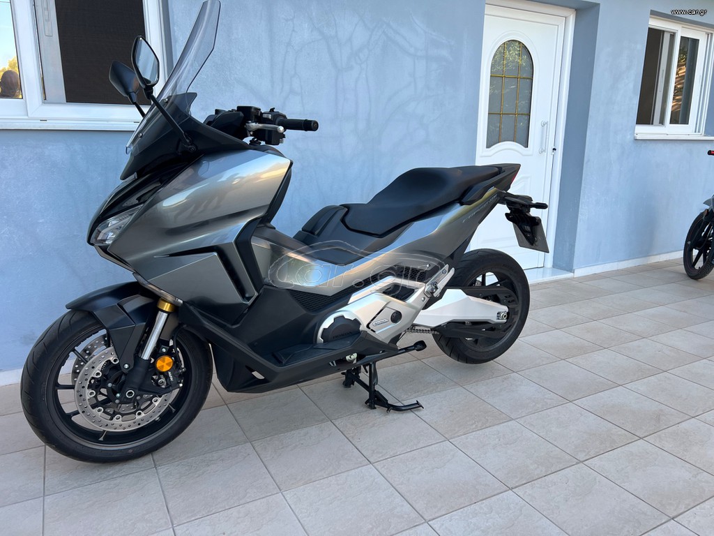 Honda Forza 750 2022