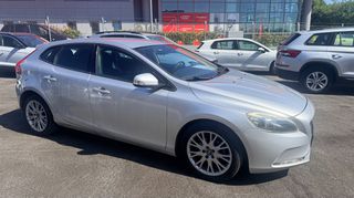 Volvo V40 2015 V40 D2-thumb-2