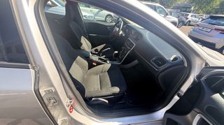 Volvo V40 2015 V40 D2-thumb-9
