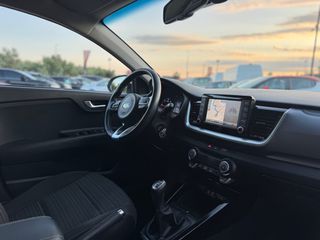 Kia Stonic 2018 1.6CRDI Premium Edition Camera/Led/Clima Full Extra-thumb-32