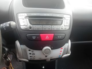 Peugeot 107 2012-thumb-7