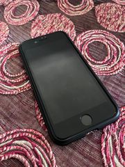 iPhone SE 2020-thumb-1