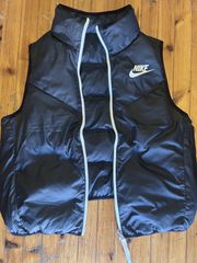 Nike Windrunner Reversible Puffer Vest Black/White Size M – Excellent Condition