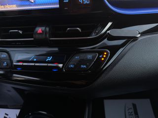 Toyota C-HR 2018 1.8 HYBRID CLUB BI TONE-thumb-44