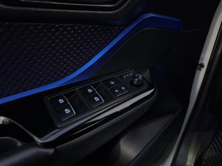 Toyota C-HR 2018 1.8 HYBRID CLUB BI TONE-thumb-49
