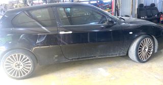 Alfa Romeo Alfa 147 2005 1.6-thumb-2