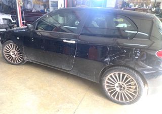 Alfa Romeo Alfa 147 2005 1.6-thumb-3