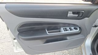 Ford Focus 2008-thumb-17