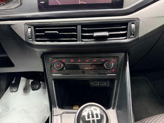Volkswagen Polo 2019-thumb-9