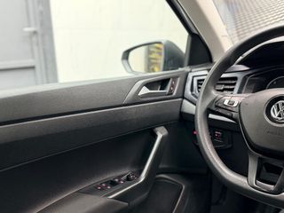 Volkswagen Polo 2019-thumb-16