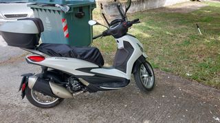 Piaggio Beverly 300i 2021-thumb-1