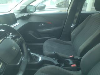Peugeot 208 2022-thumb-17