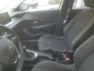 Peugeot 208 2022-thumb-16