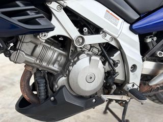Suzuki V-Strom 1000 2005 V-STROM 1000-thumb-13