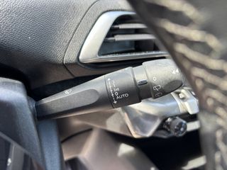 Peugeot 3008 2018 Blue-HDi Allure-thumb-17
