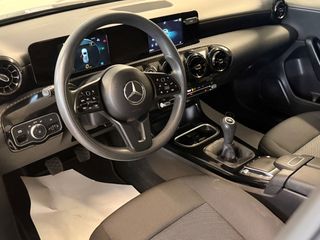 Mercedes-Benz A 160 2022-thumb-10