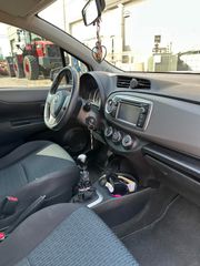 Toyota Yaris 2013-thumb-9