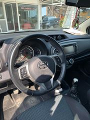 Toyota Yaris 2013-thumb-10