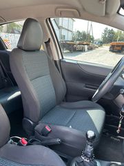Toyota Yaris 2013-thumb-11
