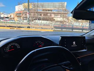 Peugeot 208 2020-thumb-4