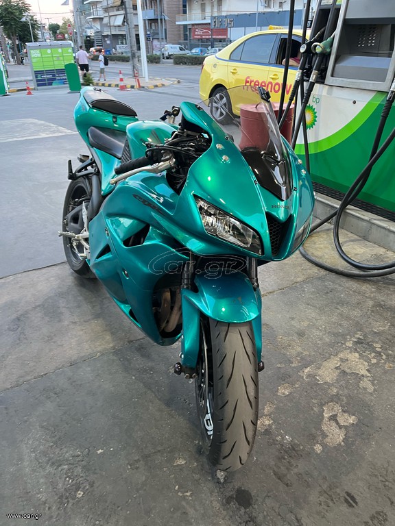 Honda CBR 600RR 2015 PC40