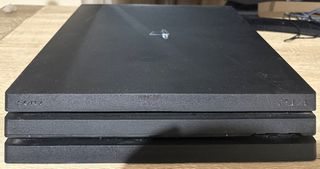 PS4 Pro 1TB GoldHen τσιπαρισμενο (έκδοση 9.00)