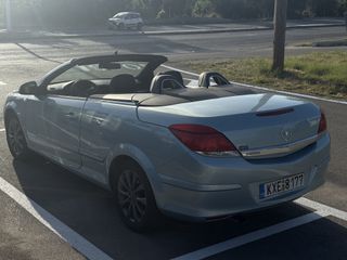 Opel Astra 2011 Cabrio-thumb-4