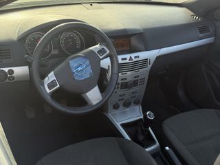 Opel Astra 2011 Cabrio-thumb-5