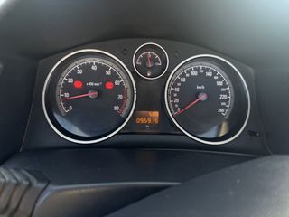 Opel Astra 2011 Cabrio-thumb-7