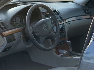 Mercedes-Benz E 280 2008 4 MATIC-thumb-14