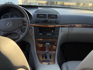 Mercedes-Benz E 280 2008 4 MATIC-thumb-19