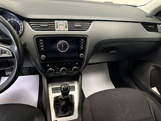 Skoda Octavia 2019 1.6TDI (από 165€/μήνα)-thumb-30